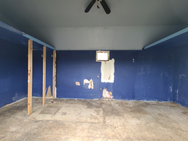 Side Lofted Barn - 10x20