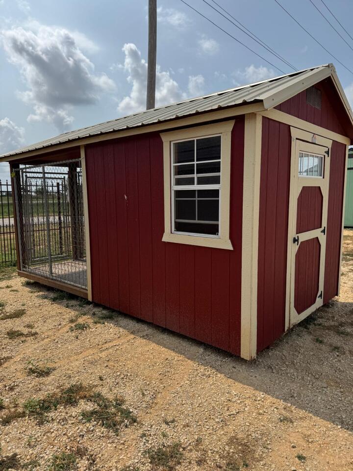 Dog Kennel - 8x16