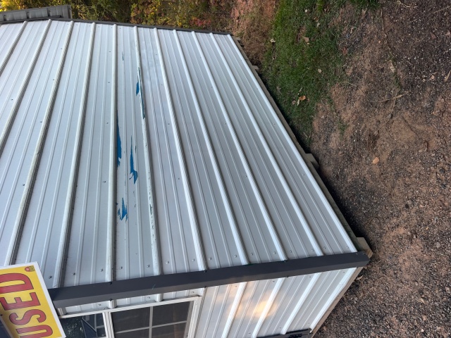 Side Lofted Barn - 12x12