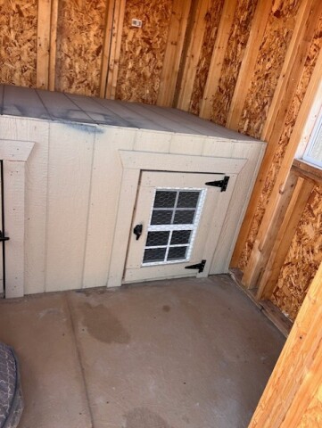 Dog Kennel - 8x16