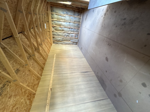 Side Utility - 10x20