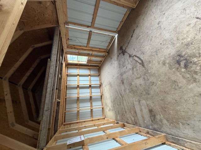 Side Lofted Barn - 10x16