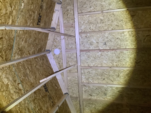Side Gable Utility - 10x16