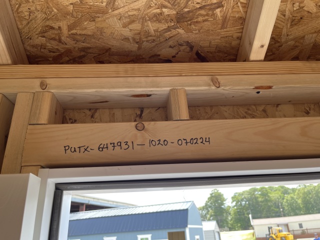Utility Xtra Height - 10x20