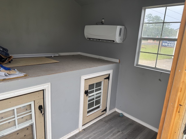 Dog Kennel - 8x16