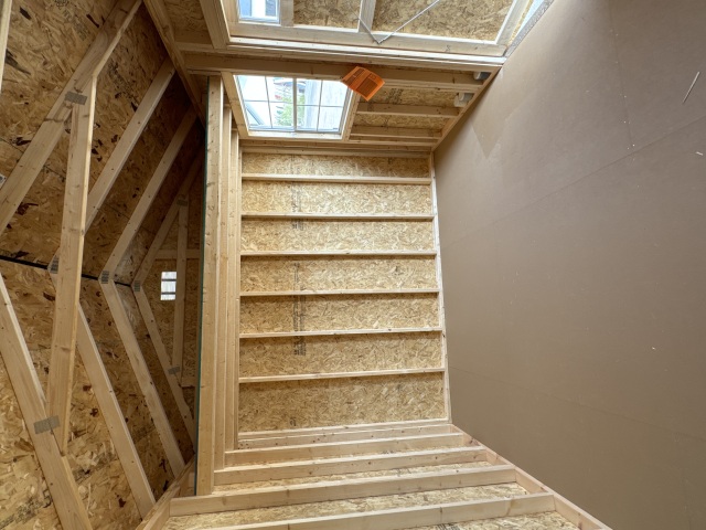 Side Lofted Utility - 10x16