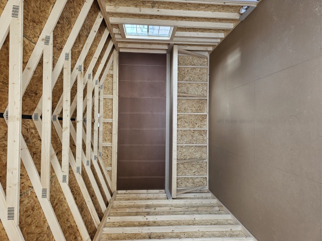 Utility Xtra Height - 12x20