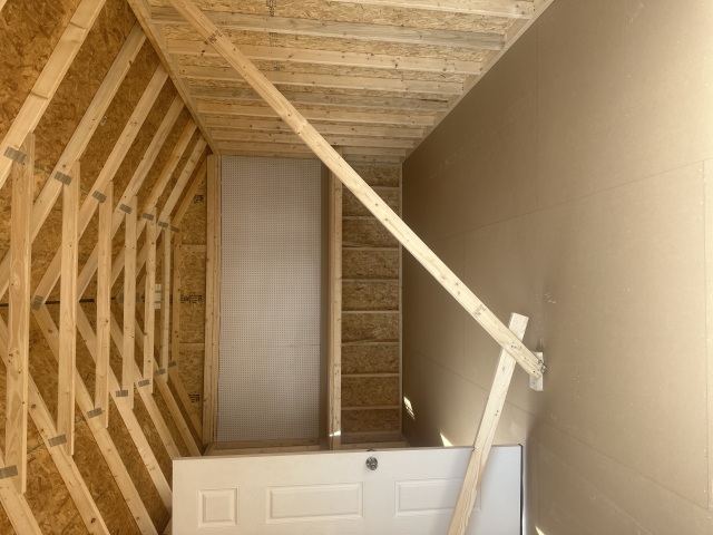 Utility Xtra Height - 12x20