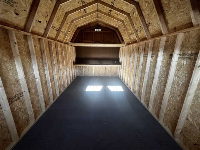 Lofted Barn - 10x20