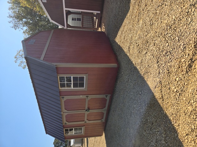 Side Lofted Barn - 10x16
