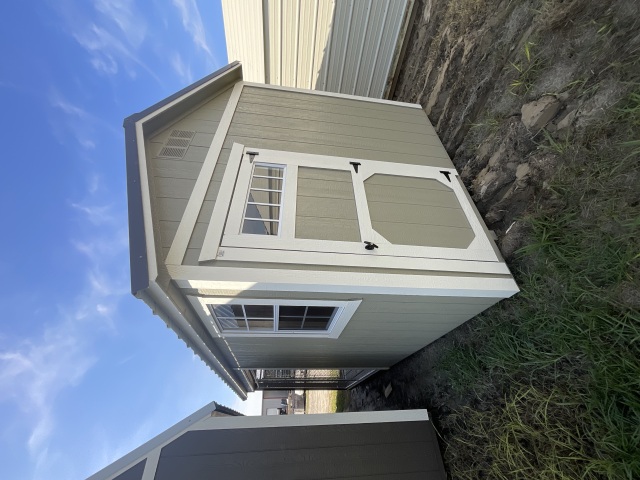 Dog Kennel - 8x16