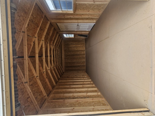 Side Utility - 12x20