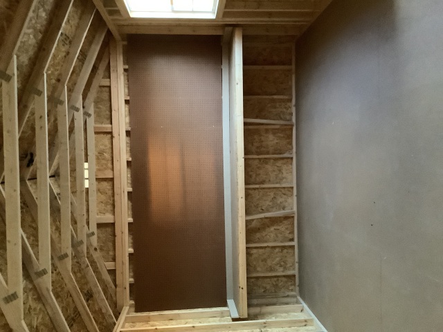 Utility Xtra Height - 12x20