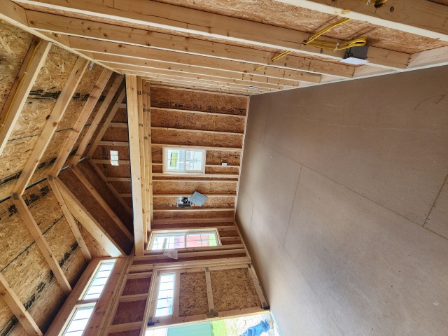 Side Lofted Utility - 12x16