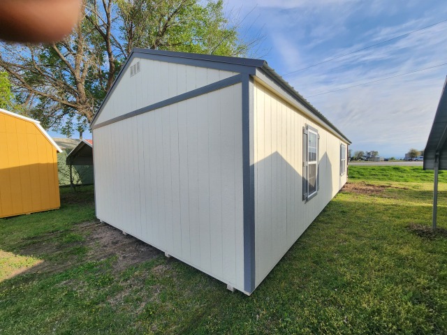 Cabin - 16x44