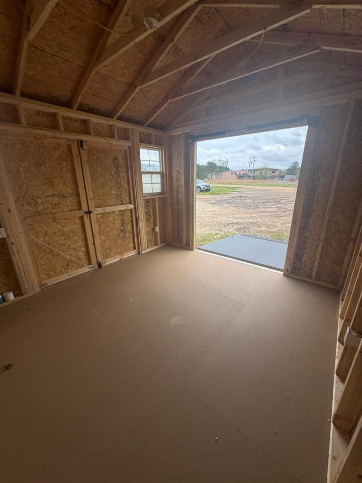 Side Utility - 12x12