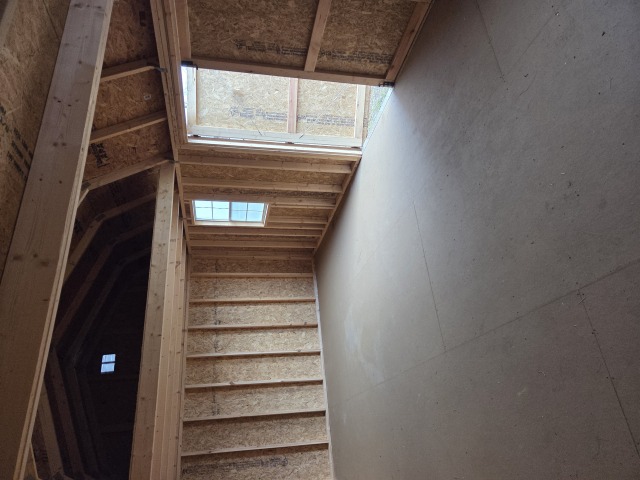 Side Lofted Barn - 12x24