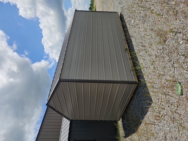 Utility Xtra Height - 10x16