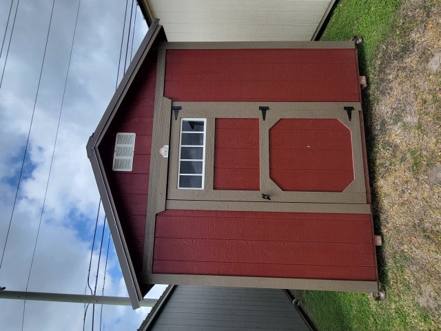 Dog Kennel - 8x16
