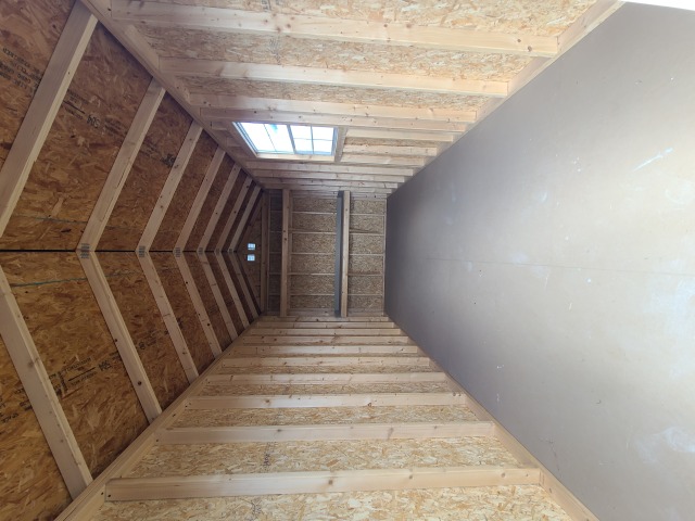 Utility Xtra Height - 8x18