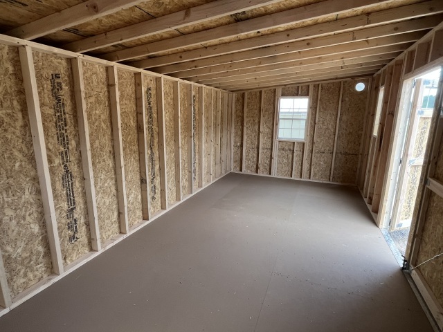 Metro Studio - 10x20