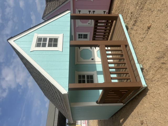 Playhouse (Hideout) - 8x12