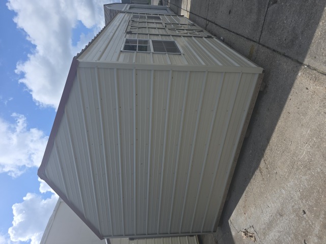 Side Utility - 12x20