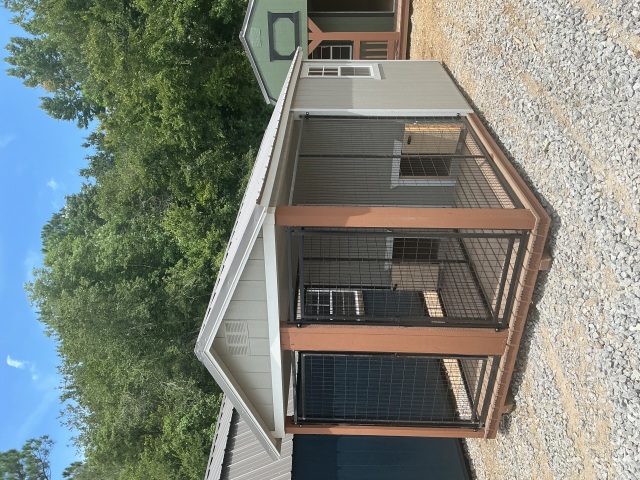 Dog Kennel - 8x16