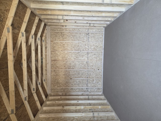 Utility Xtra Height - 10x16