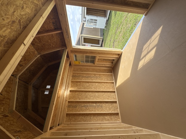 Side Lofted Barn - 8x12