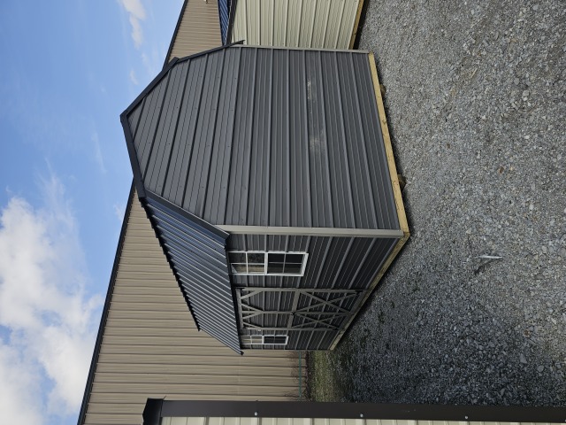 Side Lofted Barn - 10x16