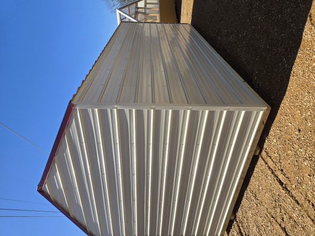 Utility Xtra Height - 10x20