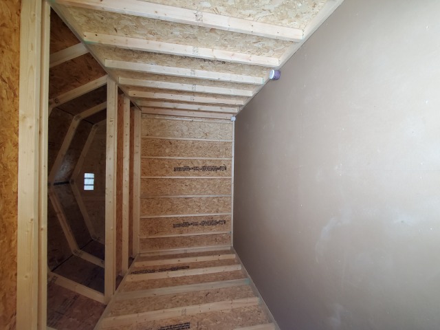 Lofted Barn - 10x16