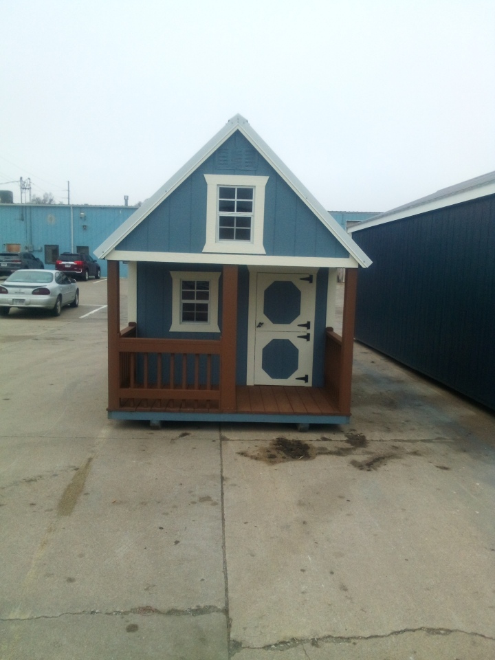 Playhouse (Hideout) - 8x12