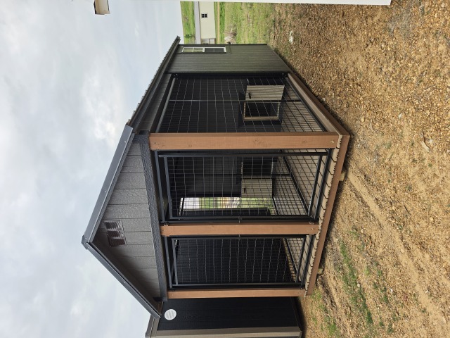 Dog Kennel - 8x16