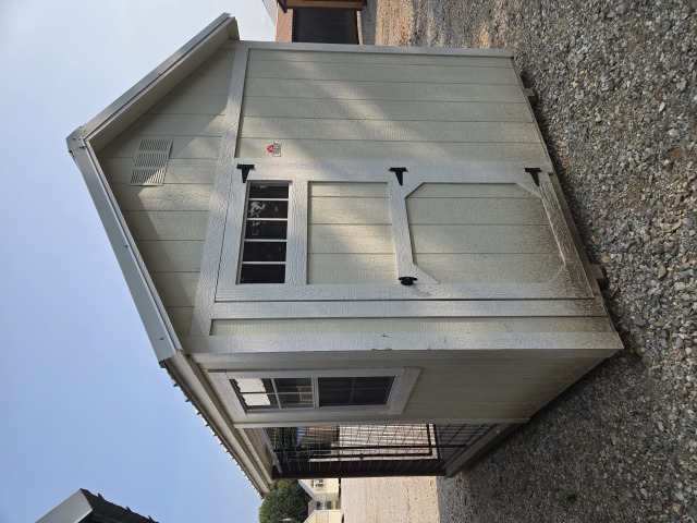 Dog Kennel - 8x12