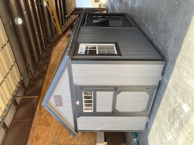 Dog Kennel - 8x16