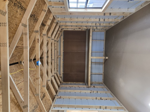 Utility Xtra Height - 10x20