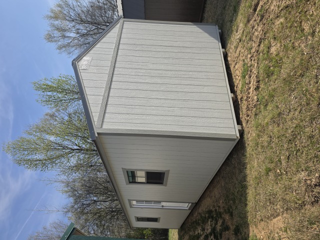 Side Utility - 12x32