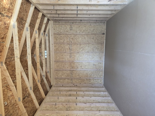 Utility Xtra Height - 10x16