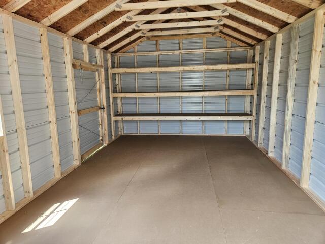 Utility Xtra Height - 12x20