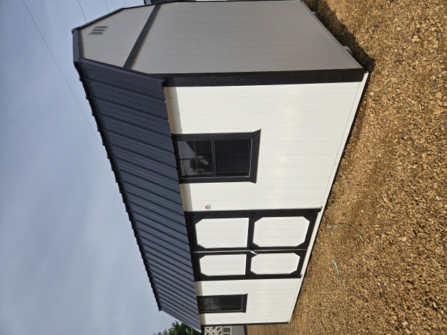Side Lofted Barn - 10x20