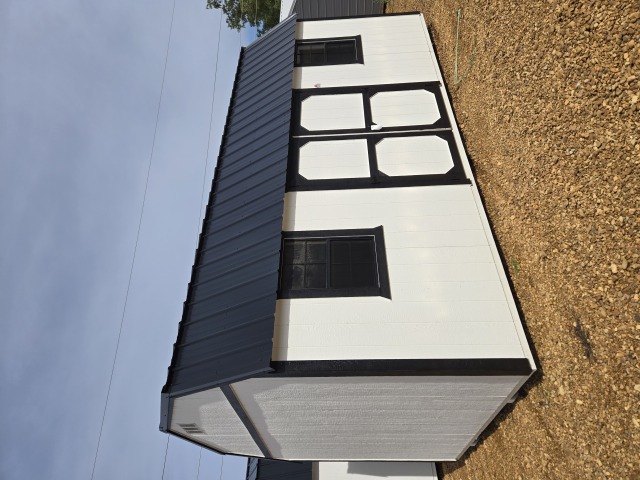 Side Lofted Barn - 10x20