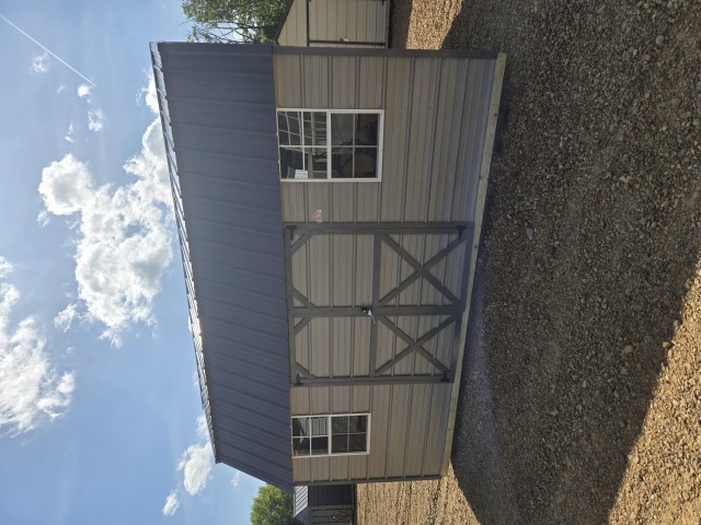 Side Lofted Barn - 10x16