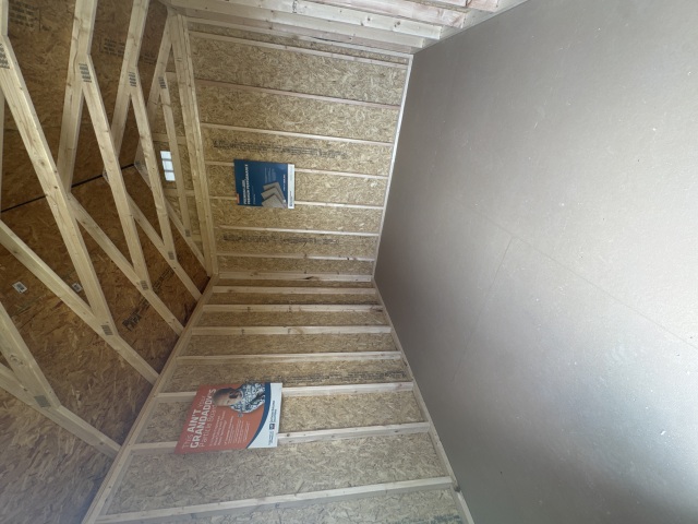 Utility Xtra Height - 10x12