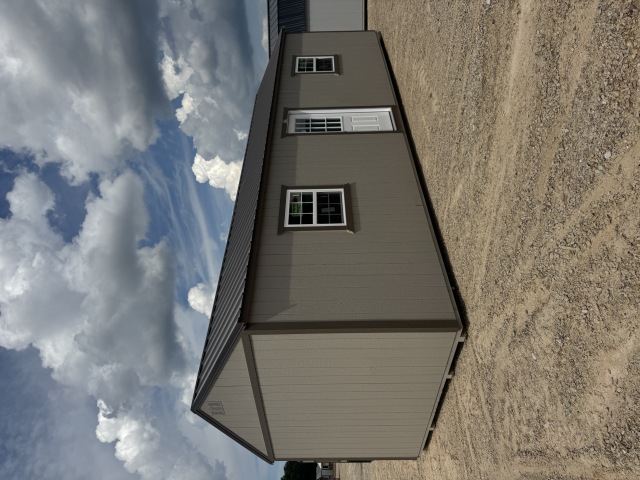 Side Utility - 12x32