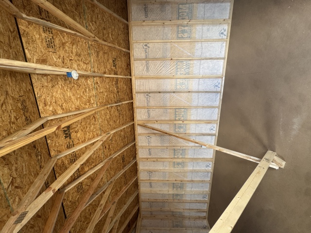 Side Utility - 12x32