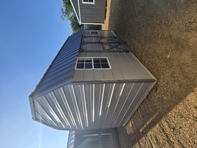 Side Lofted Barn - 10x16