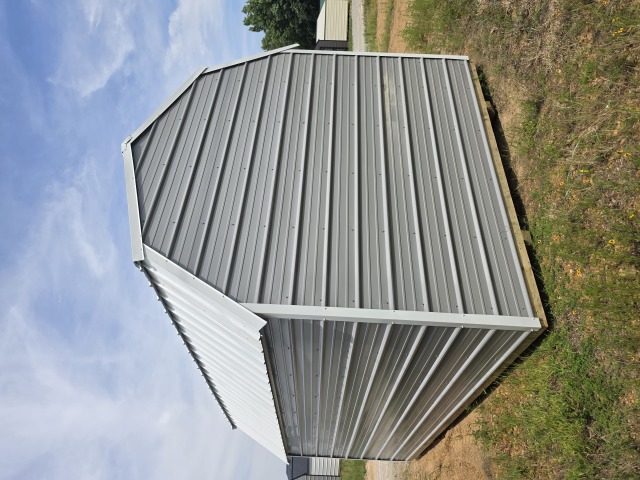 Side Lofted Barn - 10x16