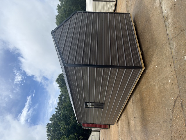 Utility Xtra Height - 10x20